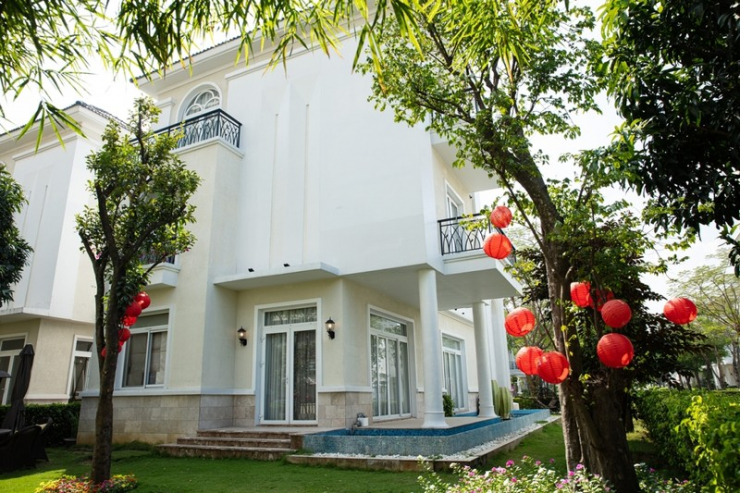 "Cô thủ môn tội nghiệp" sống viên mãn trong biệt thự 800 m2 phong cách Châu Âu - 9