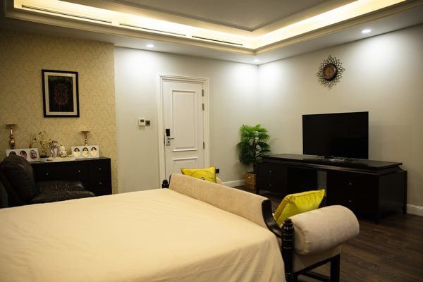 "Cô thủ môn tội nghiệp" sống viên mãn trong biệt thự 800 m2 phong cách Châu Âu - 4