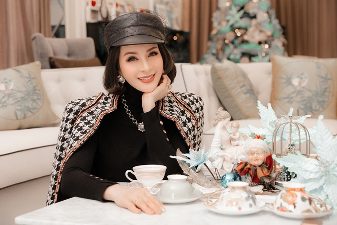 "Cô thủ môn tội nghiệp" sống viên mãn trong biệt thự 800 m2 phong cách Châu Âu - 12