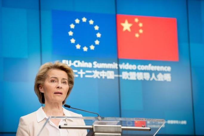 Chủ tịch Ủy ban châu Âu (EC) Ursula von Der Leyen phát biểu tại một hội nghị video EU - Trung Quốc. Ảnh: EC