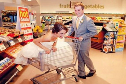 Tranh vui - Bao người "cười sặc" với những bức ảnh cưới lại ra ảnh cười