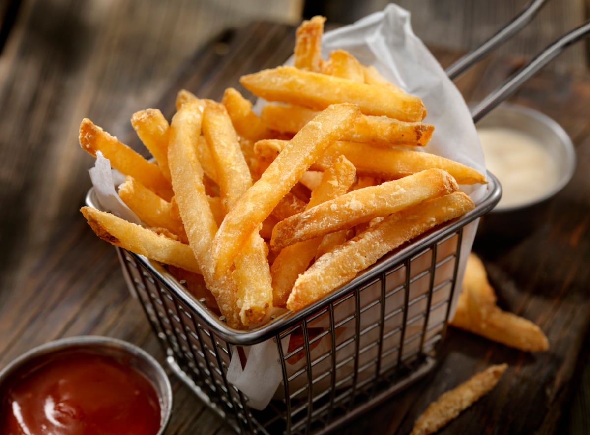 Ăn nhiều đồ ăn nhanh, uống 5 lon nước ngọt mỗi ngày, Warren Buffet vẫn sống thọ tới 92 tuổi - 6