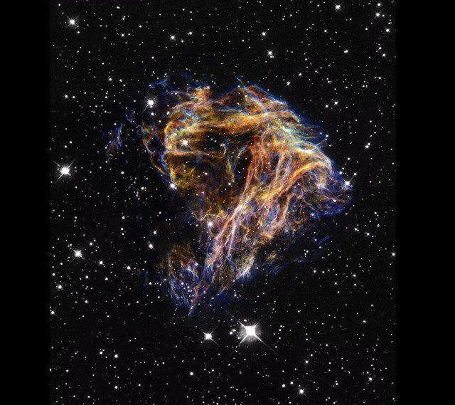 Cụm "pháo hoa" giữa Đám mây Magellan Lớn, một thiên hà vệ tinh của Ngân Hà - Ảnh: NASA