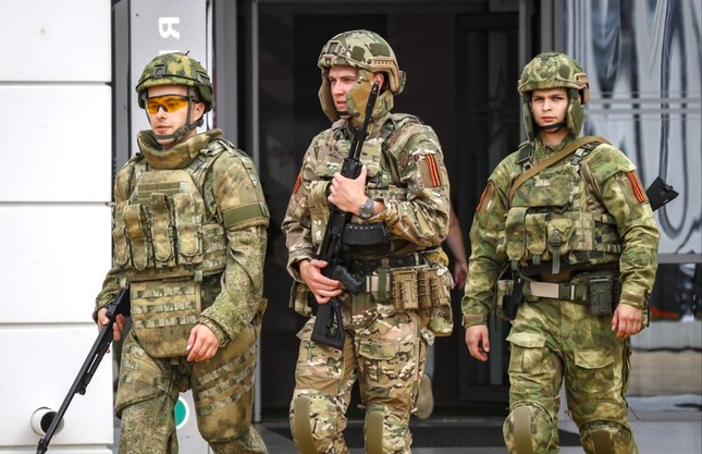 Lính Nga tuần tra ở Mátxcơva. (Ảnh: EPA-EFE)