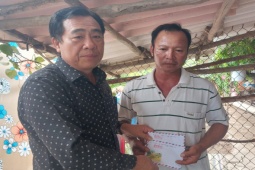 Tin tức trong ngày - Lội xuống ao tôm, mẹ chết lặng khi phát hiện 2 con đã tử vong