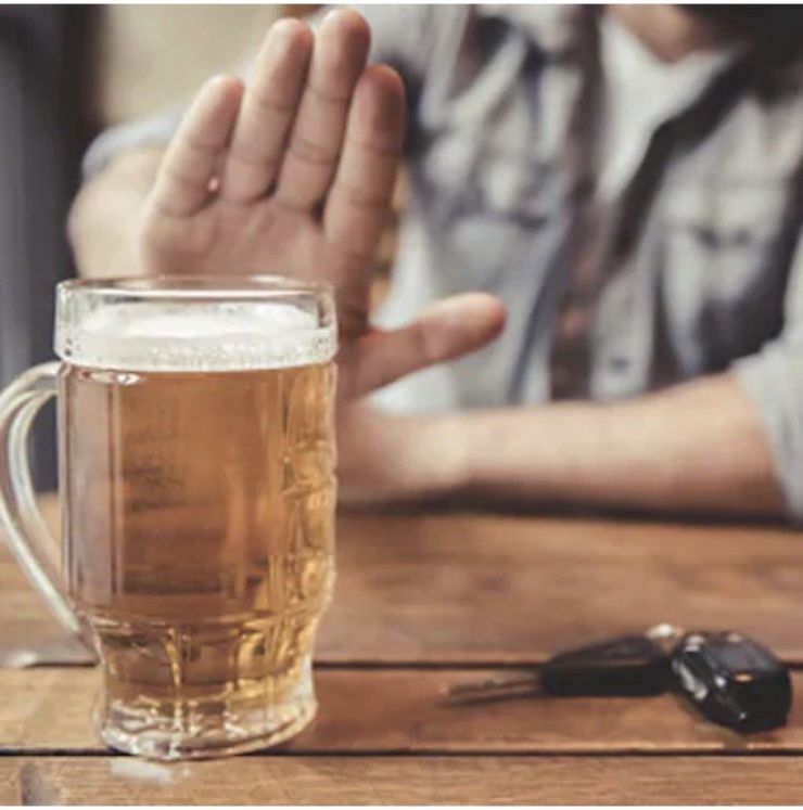 Việc ngừng uống rượu có thể mang lại điều kỳ diệu cho cơ thể bạn. Ảnh: IStock.