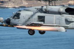Nhà Trắng lên tiếng sau khi trực thăng Mỹ bắn chìm ba xuồng Houthi ở Biển Đỏ