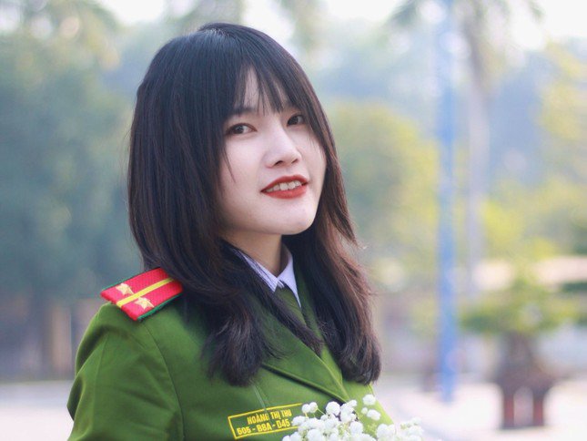 Hoàng Thị Thu tốt nghiệp Thủ khoa Học viện Cảnh sát Nhân dân.