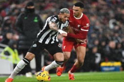 Bóng đá - Trực tiếp bóng đá Liverpool - Newcastle: Salah lỡ hat-trick đáng tiếc (Ngoại hạng Anh) (Hết giờ)