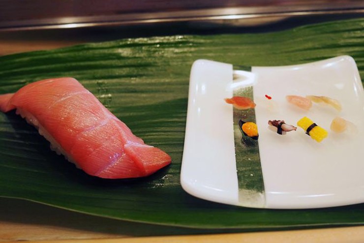 Nhà hàng sushi kỳ lạ nhất thế giới, thực khách ăn cả trăm cái vẫn không thấy no - 1