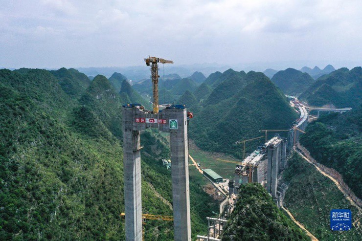 Đây là cây cầu sau khi hoàn thành sẽ cao nhất thế giới.
