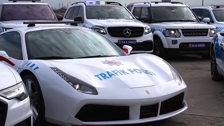 Loạt xe sang và siêu của tội phạm được trưng dụng làm xe cảnh sách ở Thổ Nhĩ Kỳ - 3