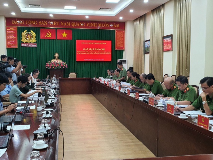 Công an TP.HCM tổ chức buổi gặp mặt báo chí để thông báo tình hình, kết quả công tác đảm bảo trật tự an toàn xã hội trong năm 2023 và một số công tác trọng tâm năm 2024. Ảnh: NT