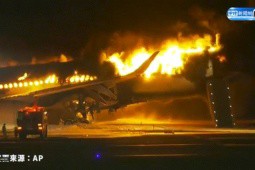 Bằng cách nào 379 người thoát chết vụ cháy máy bay ở Nhật Bản?