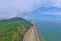 Tin tức trong ngày - Ngắm tuyến đường ven biển nghìn tỷ, kết nối giao thông khu vực Bắc Trung Bộ