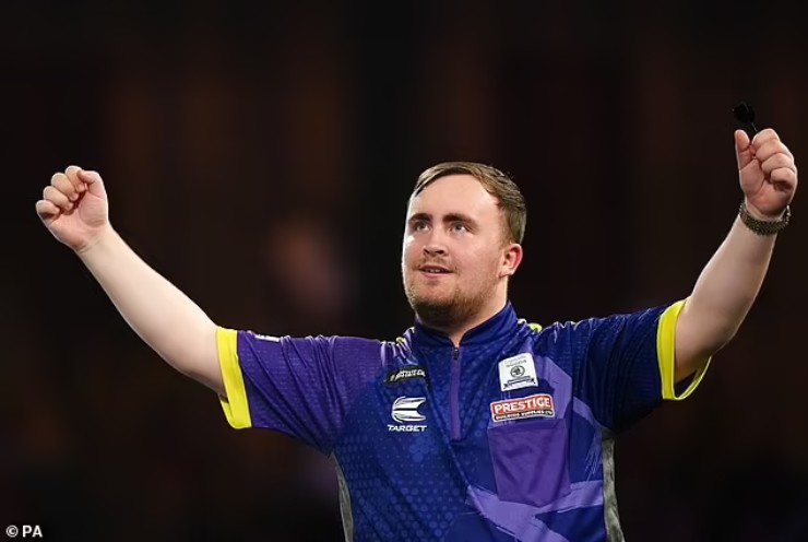 Littler nhìn già hơn so với tuổi 16 và tài năng của anh cũng trội hơn so với các bạn đồng trang lứa