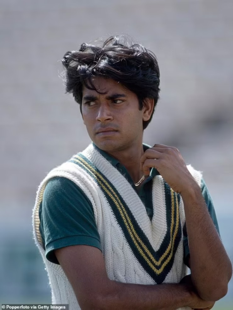 Aaqib Javed vô địch cricket thế giới thời điểm 19 tuổi, 7 tháng