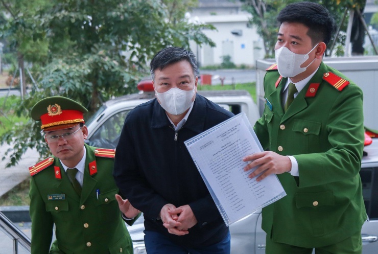 Các bị cáo trong đại án Việt Á đã đến tòa, bắt đầu ngày xét xử thứ 2 - 3