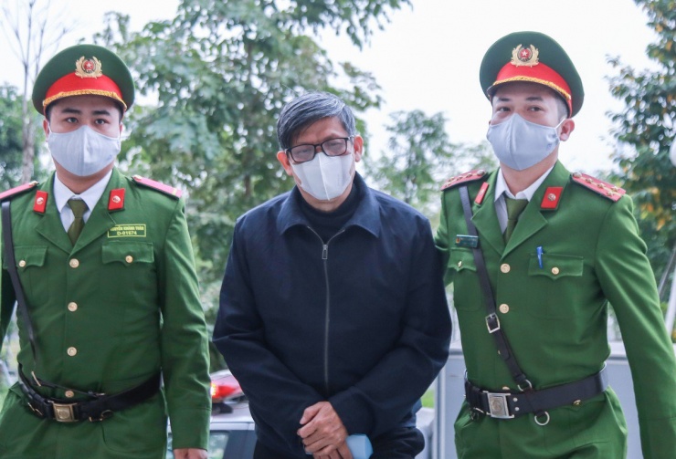 Các bị cáo trong đại án Việt Á đã đến tòa, bắt đầu ngày xét xử thứ 2 - 5