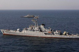 Tàu chiến Iran tiến vào Biển Đỏ sau khi Mỹ đánh chìm ba xuồng quân sự Houthi