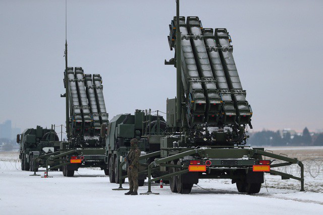 NATO mua thêm 1.000 tên lửa Patriot, họp khẩn với Ukraine - 2