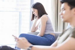 Bạn trẻ - Cuộc sống - Tìm của lạ trên mạng khi về nhà ăn Tết, nào ngờ là vợ mình