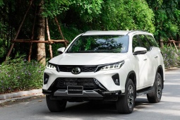 Tin tức ô tô - Toyota Việt Nam ra mắt phiên bản nâng cấp cho dòng xe Fortuner