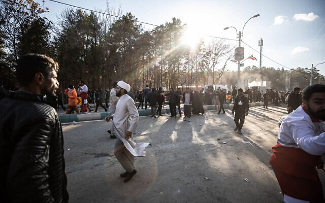 Vụ đánh bom xảy ra ở nơi người Iran tập trung tưởng niệm tướng Soleimani.
