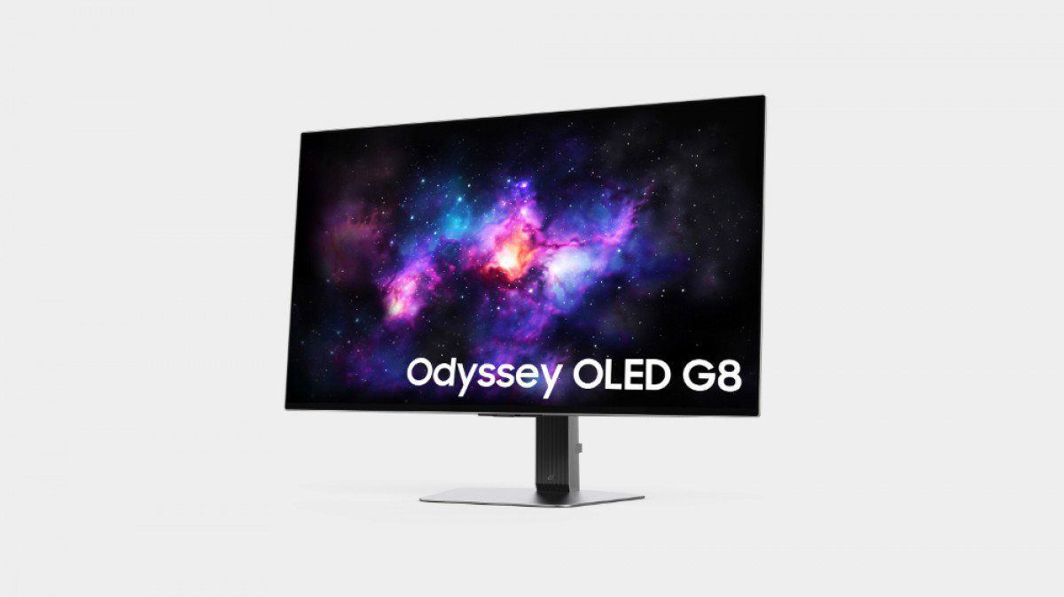 Samsung bất ngờ ra mắt màn hình OLED cong 49 inch cực 