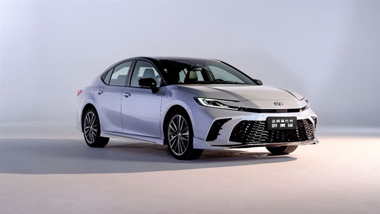 Toyota Camry 2024 chính thức mở bán, giá từ 596 triệu đồng - 2