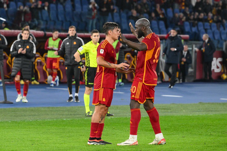 Lukaku và Dybala tỏa sáng giúp Roma thắng ngược dòng