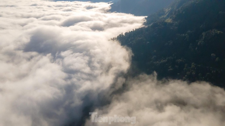 Bồng bềnh 'biển' mây đẹp tựa chốn thiên đường ở miền Tây xứ Nghệ - 3