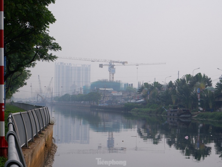 Khu vực có nhiều sương mù nhất là vùng ven các sông, kênh rạch tại địa bàn thành phố.