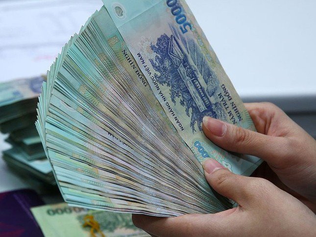 Vì sao tiền Việt ít mất giá hơn các nước? - 1