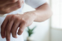 Đàn ông - Xà phòng sữa dê có thực sự giúp ích cải thiện da khô không?