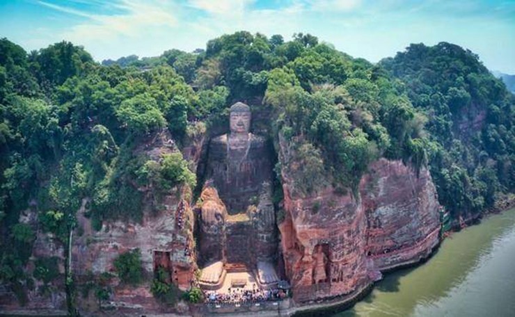 Cánh cửa bí mật trên ngực của tượng Phật khổng lồ - 2