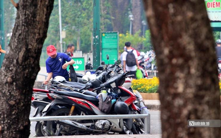 Tp.HCM: Vì sao hơn 390 công viên không có bãi giữ xe? - 10