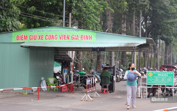 Hiện nay, công viên do Trung tâm Quản lý Hạ tầng kỹ thuật Tp.HCM quản lý gồm 19 công viên có bãi xe. Còn lại, có 14 công viên do quận, huyện quản lý có bãi giữ xe.