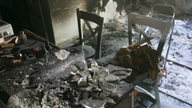 Hiện trường một ngôi nhà bị Hamas tấn công trong ngày 7-10-2023. Ảnh: CNN