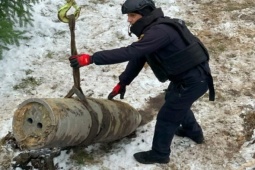 Thế giới - Ukraine công bố ảnh đào được đầu đạn tên lửa Kinzhal còn nguyên vẹn của Nga