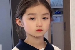 Giáo dục - du học - Bé gái mặt đẹp như thiên thần khiến nhiều người xót xa: Đẹp đến mấy cũng vẫn bị mẹ phạt khi làm sai