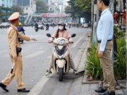 Tin tức trong ngày - Tùy tiện đi ngược chiều, hàng loạt tài xế bị lập biên bản