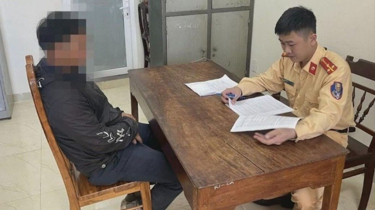 Lập nhóm báo chốt CSGT, 7 người bị phạt 52 triệu đồng