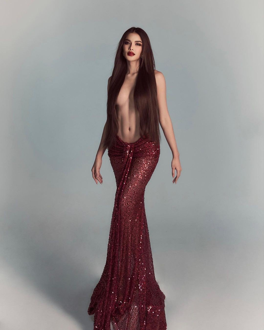 Hoa hậu Hòa bình Thái Lan gây tranh cãi vì chụp ảnh bán khỏa thân - 3