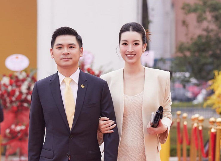 Khối tài sản của chồng hoa hậu Đỗ Mỹ Linh, ông Đỗ Vinh Quang vượt mốc 1.000 tỷ đồng nhờ đà tăng của cổ phiếu SHB