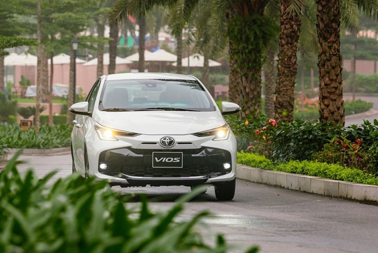 Toyota Vios tiếp tục giảm giá để tìm khách hàng mới - 1