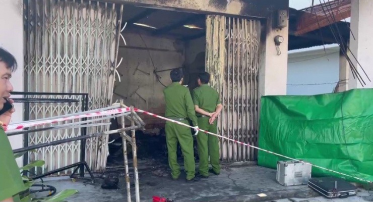 PC02 Công an tỉnh Gia Lai đã vào cuộc điều tra vụ cháy khiến ba người chết. Ảnh: LT.