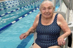 Cụ bà 104 tuổi chia sẻ mẹo đơn giản để sống lâu
