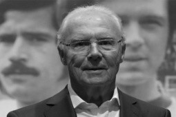 “Hoàng đế“ Beckenbauer qua đời ở tuổi 78, thế giới bóng đá tiếc thương