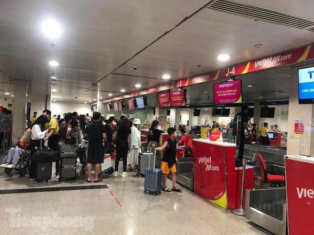Các sân bay có thể diễn ra tình trạng ùn tắc vì số lượng chuyến bay khai thác và hành khách đông. Ảnh: Trần An.